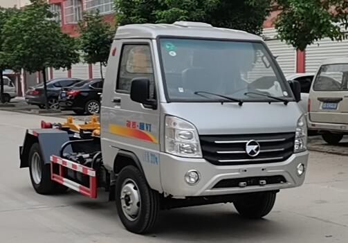 程力威牌CLW5030ZXXK6型车厢可卸式垃圾车